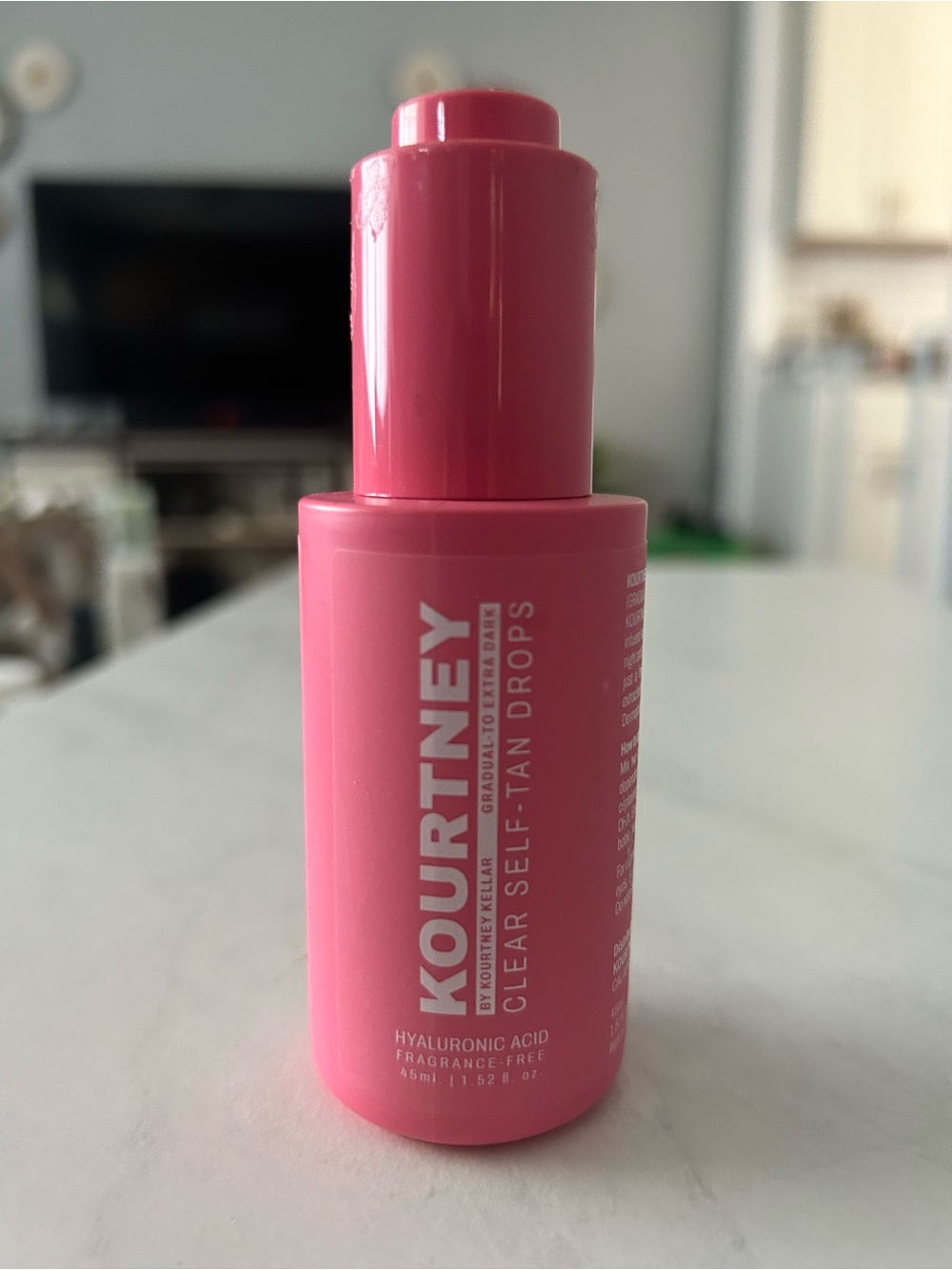 Kourtney Clear Self-Tan Drops – Pink Hydrating Formula
